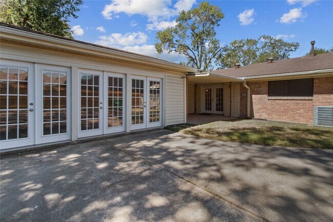 Building Photo - 5511 Verdome Ln