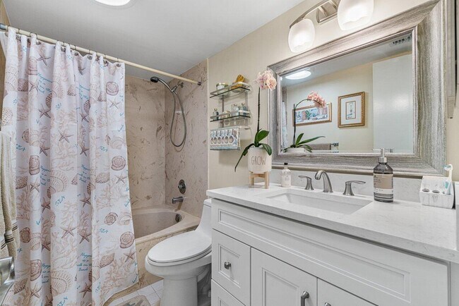 Building Photo - 5188 Oakhill Ln