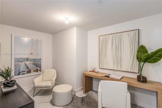 Building Photo - 700 NE 24th St