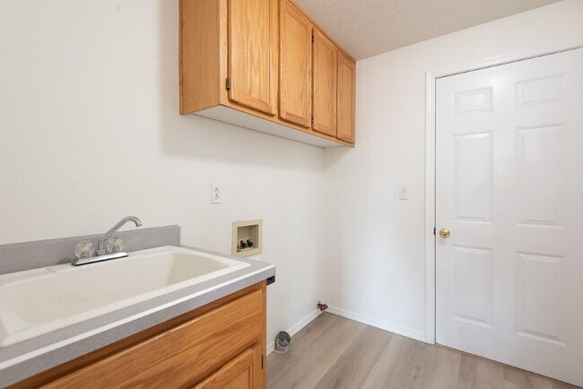Building Photo - 63251 Gallop Ct