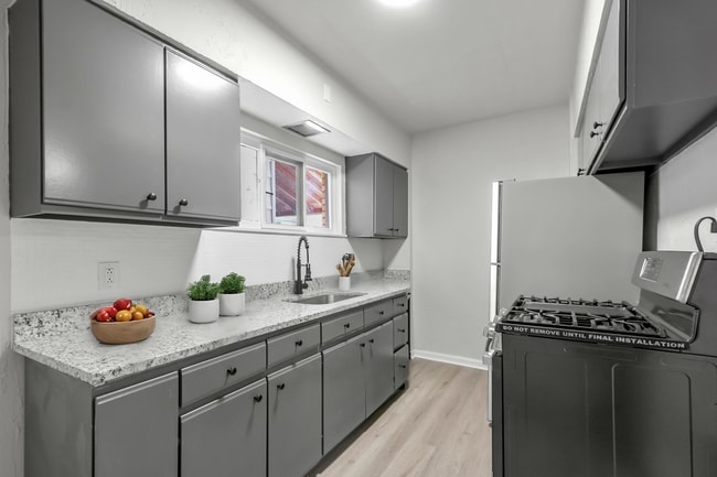 Primary Photo - Renovated 3 bedroom home available NOW!