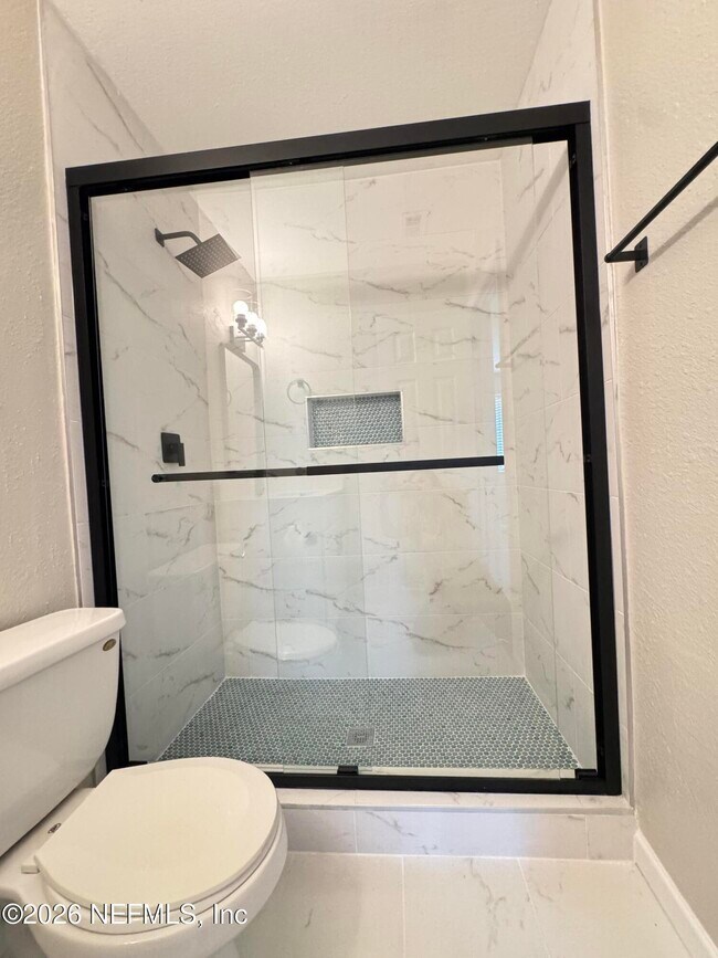 Building Photo - 8880 Old Kings Rd S