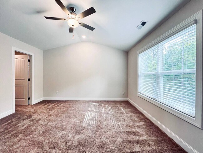 Building Photo - 5220 Stream Stone Way