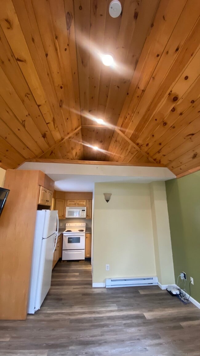 Building Photo - 66 New Litchfield St