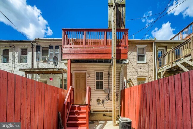 Building Photo - 1107 W Hamburg St