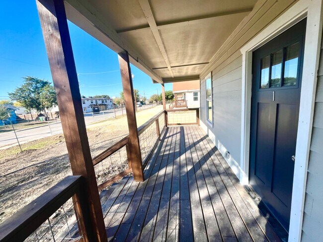 Building Photo - 2714 Observation Dr