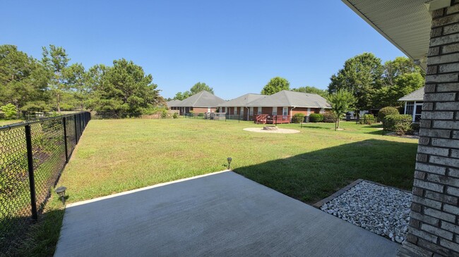 Building Photo - 588 Brushwood Dr