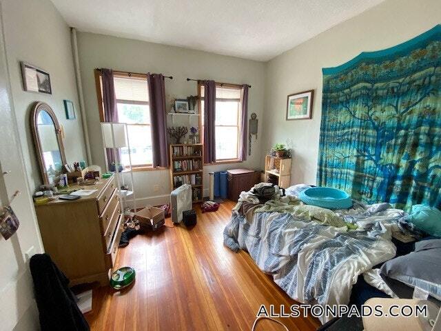 Building Photo - 77 Easton St