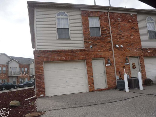 Building Photo - 14154 Lakeside Blvd N