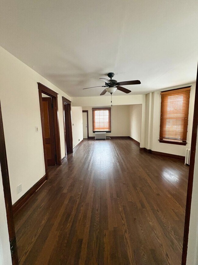 Building Photo - 7635 W Foster Ave