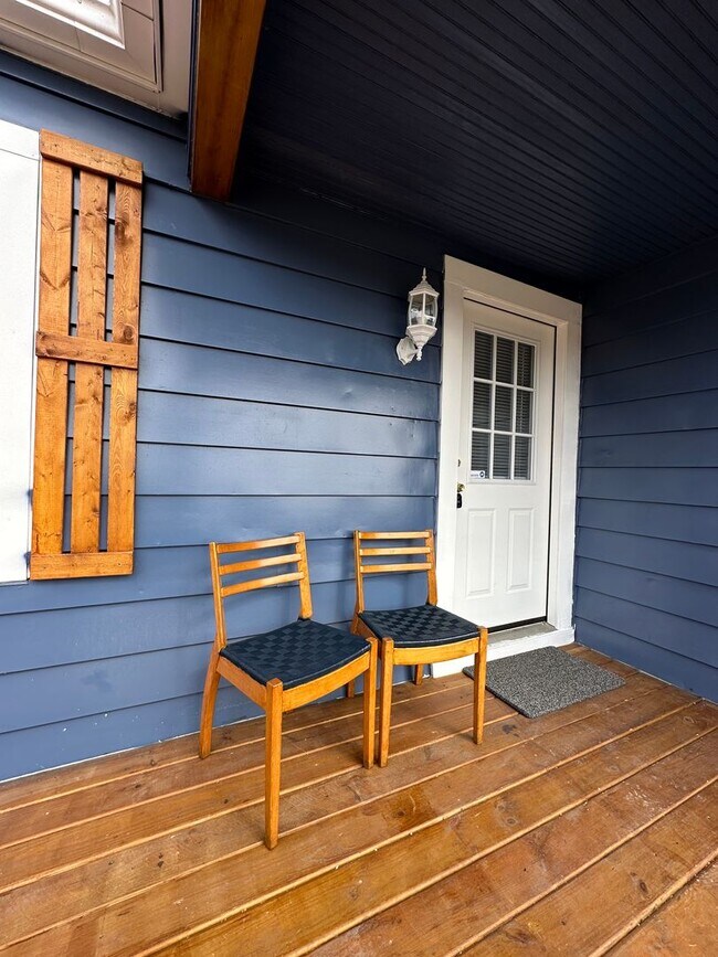 Building Photo - Immediate Move-In! Renovated 2BR House Near Ball State w/ Fireplace & Outdoor Space