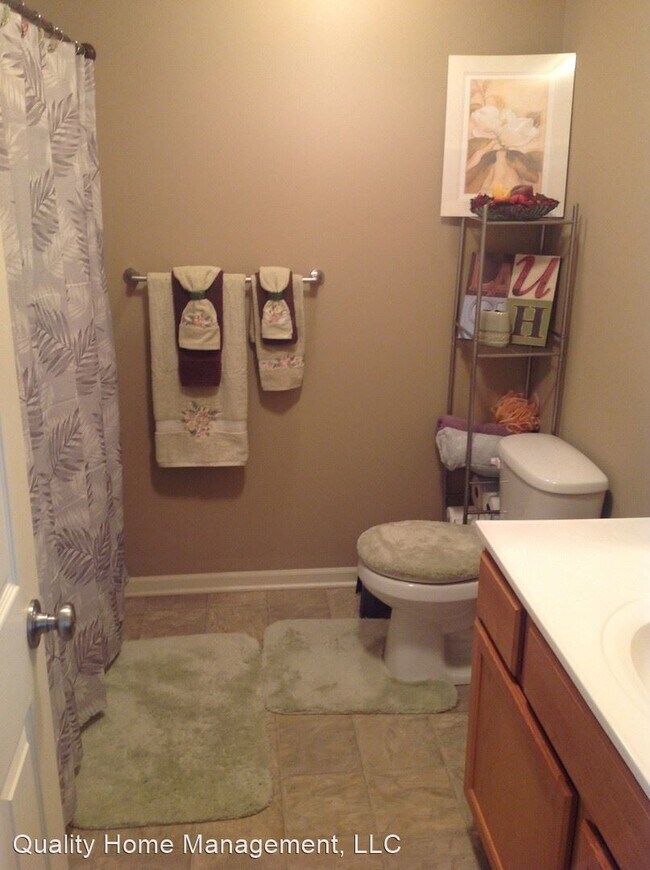 Building Photo - 3 br, 2.5 bath House - 913 Whitetail Ct