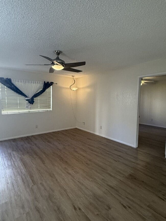 Building Photo - Newly renovated! 2 BED CONDO AT SOSSMAN & MAIN!