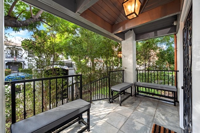 Front Porch/Entrance - 1120 Poinsettia Dr