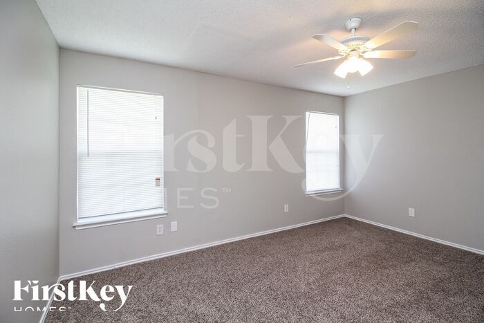 Building Photo - 9001 Prairie Bluff Dr