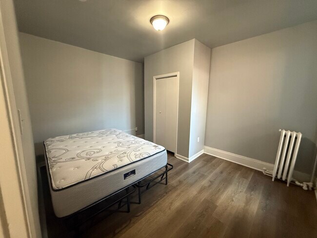 Building Photo - 266 Forster St