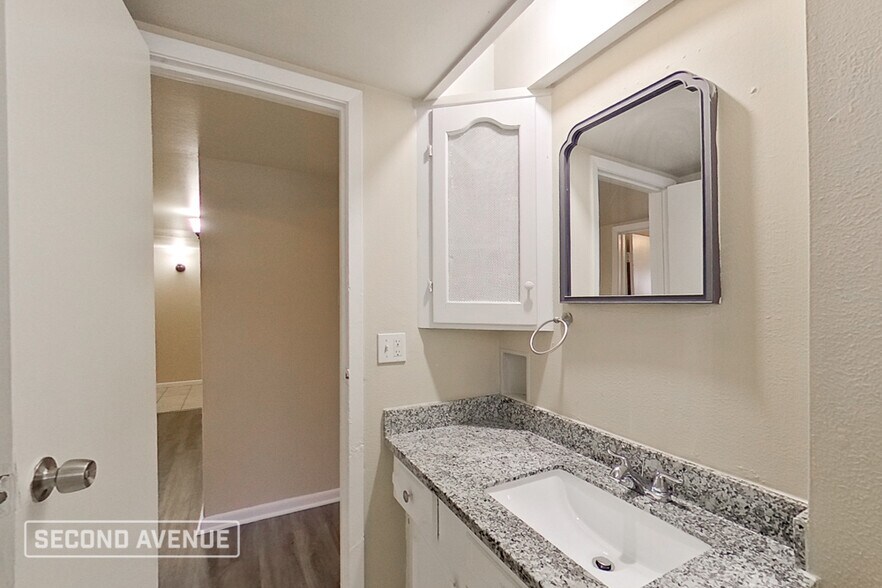 Building Photo - 1495 W Gulf Bank Rd