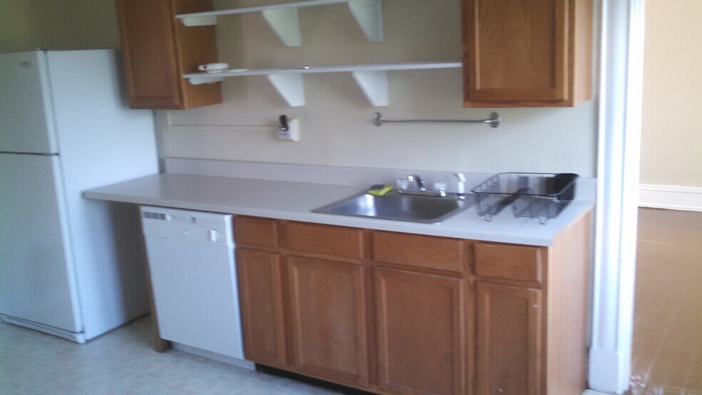 Building Photo - 2401 Fairview Ave