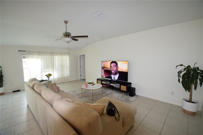 Building Photo - 2607 Red Egret Dr