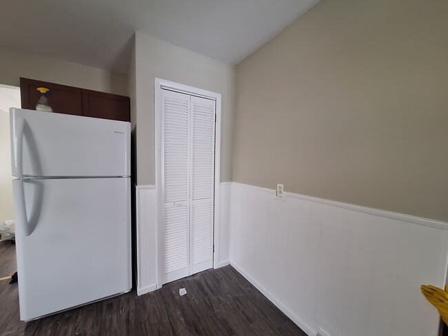 Building Photo - Charming 3 bedroom bungalow freshly updated