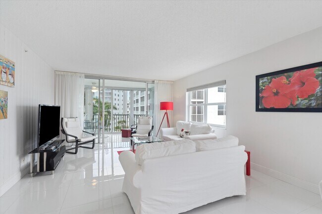 Building Photo - 3300 S Ocean Blvd