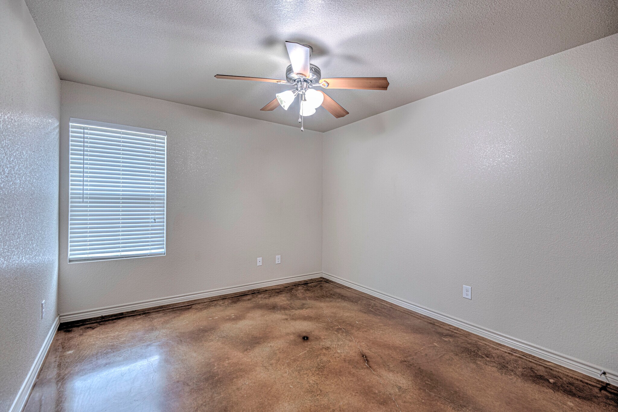 Building Photo - 1607 Powder River Dr APT B