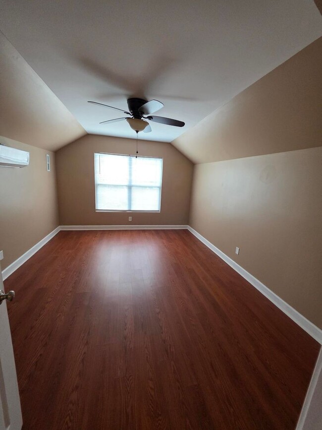 Building Photo - 9 Haven Point