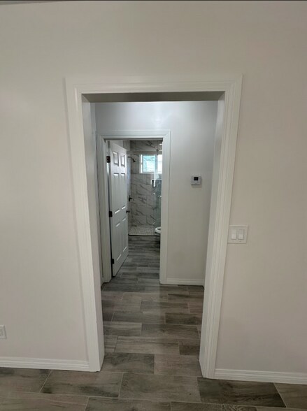 Building Photo - 4064 E 60th St