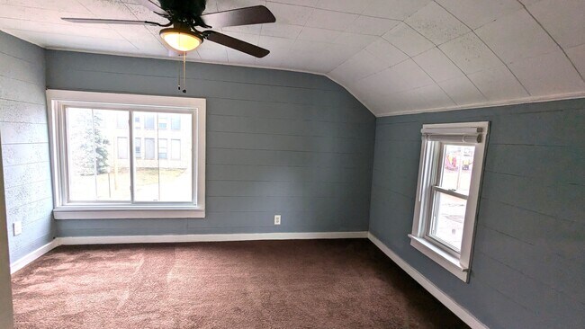 Building Photo - 1043 Chestnut St