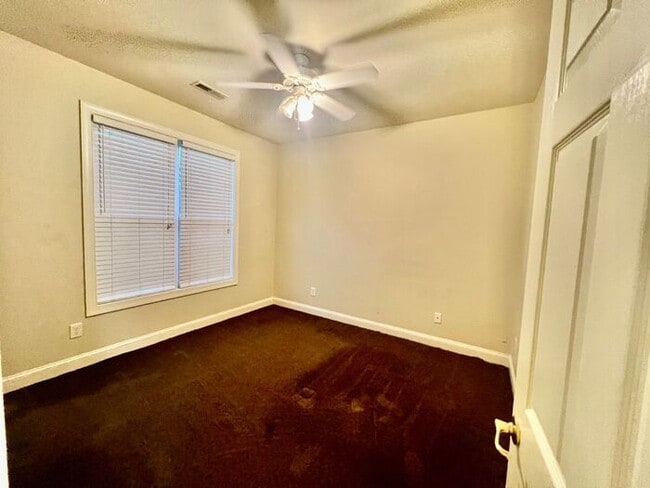 Building Photo - Leland “Waterford of the Carolina’s”  Brick one level, 2 car garage, fenced yard, high end, popul...