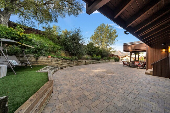 Building Photo - 25659 Whittemore Dr