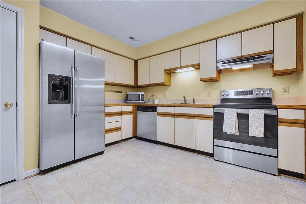 Building Photo - 2303 Merl Cir