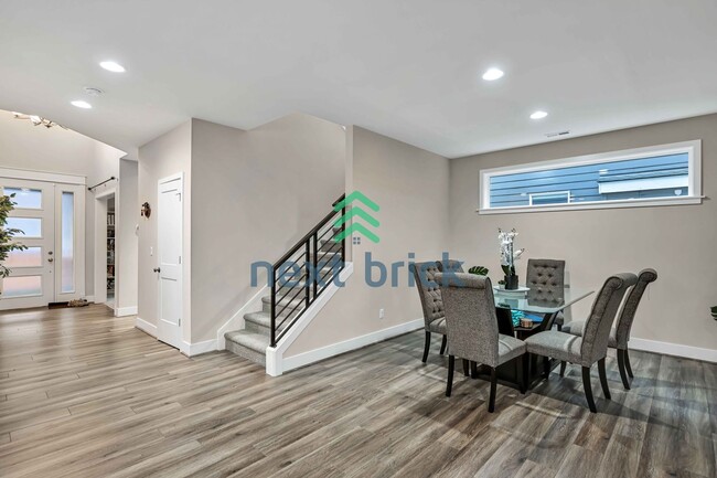 Building Photo - Stunning 4-Bedroom, 3-Bathroom East-Facing...