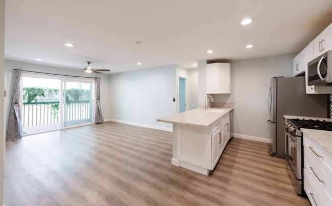 Building Photo - 4727 W 147th St