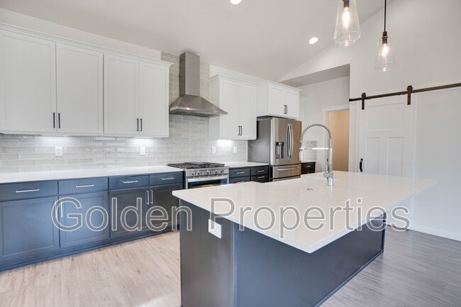 Building Photo - 2172 W Camus Dr