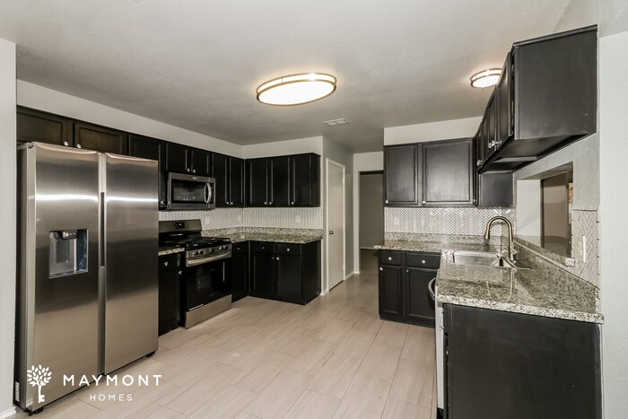 Building Photo - 15426 Baxter Ave