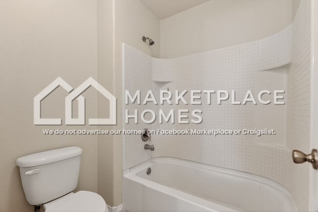 Building Photo - 9808 Farinosa Ave SW