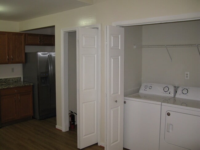 Building Photo - 7809 Silktree Pl