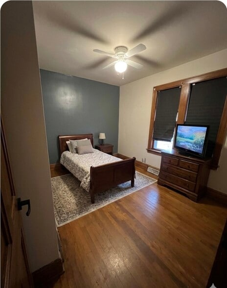 Bedroom 33 - 10222 S Lafayette Ave