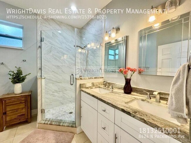 Building Photo - 8424 N Packwood Ave