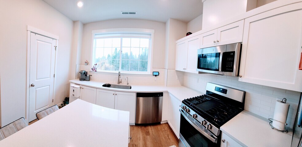 Building Photo - 16065 NW Frog Ln