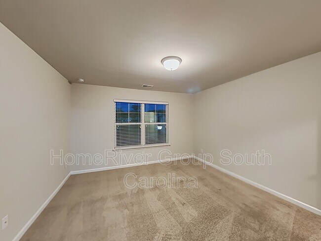Building Photo - 3147 Mulan Ln