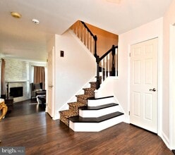 Building Photo - 518 Country Club Dr