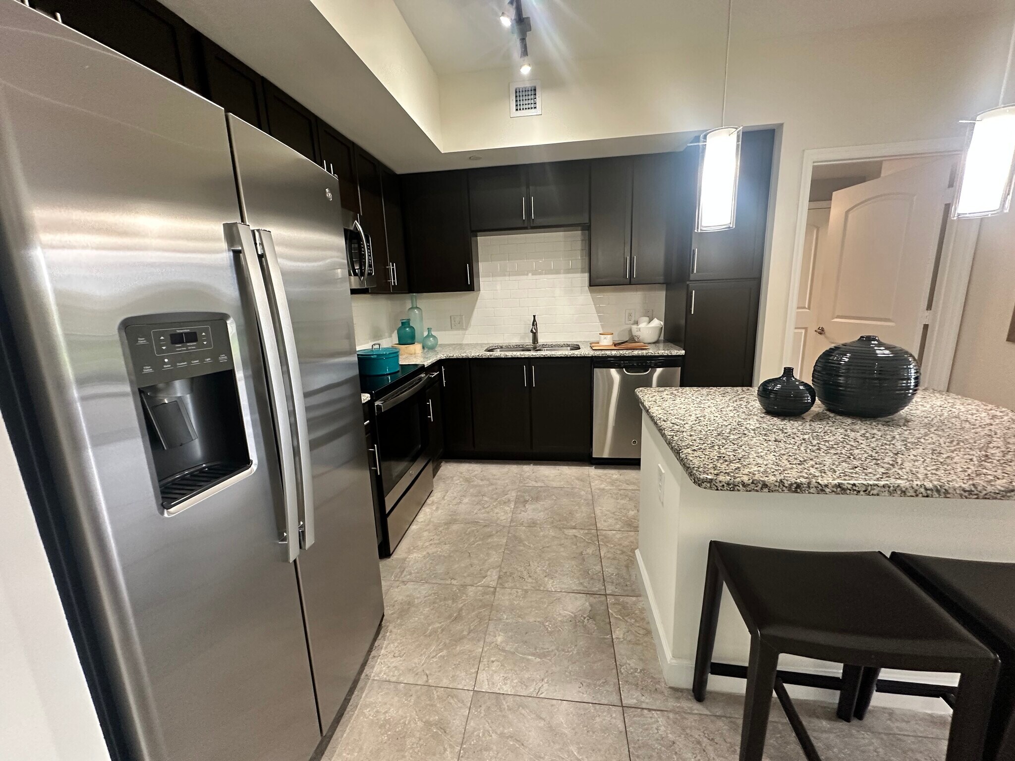 Building Photo - 4831 NW 112th Ct