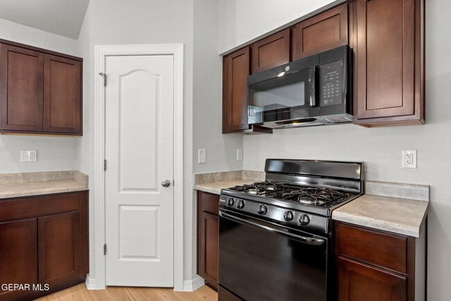 Building Photo - 14545 Faxon Yucca