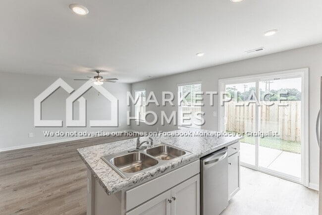 Building Photo - 4129 Hudson Ct SW
