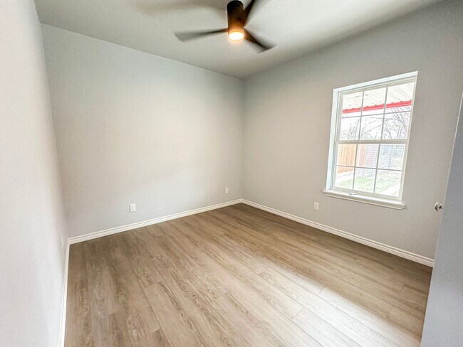 Building Photo - 11635 TX-36