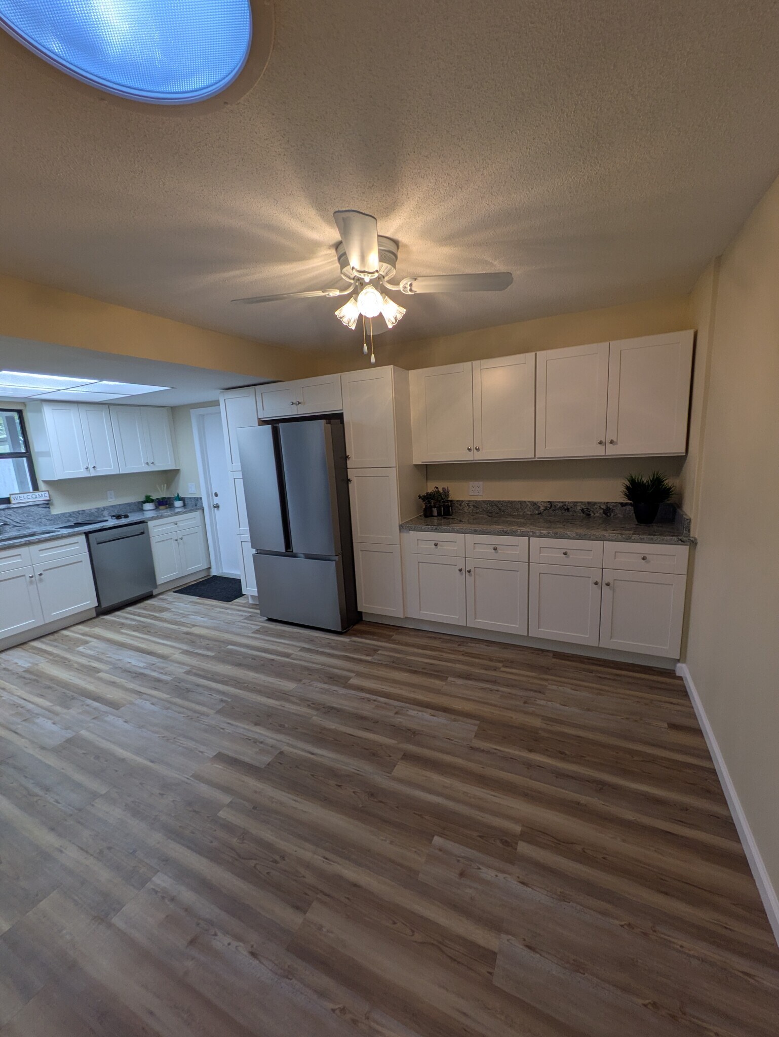 Building Photo - 349 Water Oak Ln