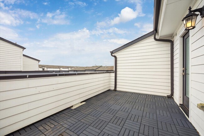 Building Photo - 1120 Ennis St