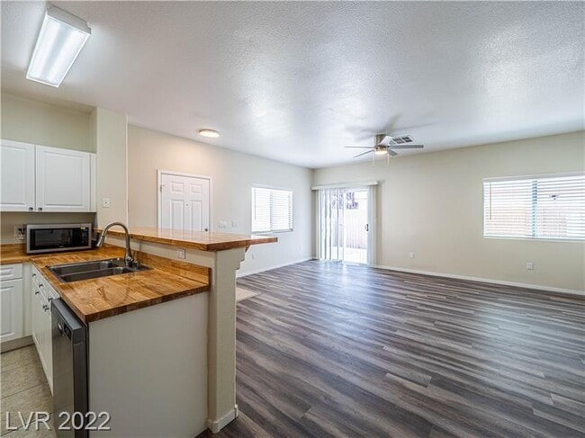 Building Photo - 8831 Roping Rodeo Ave
